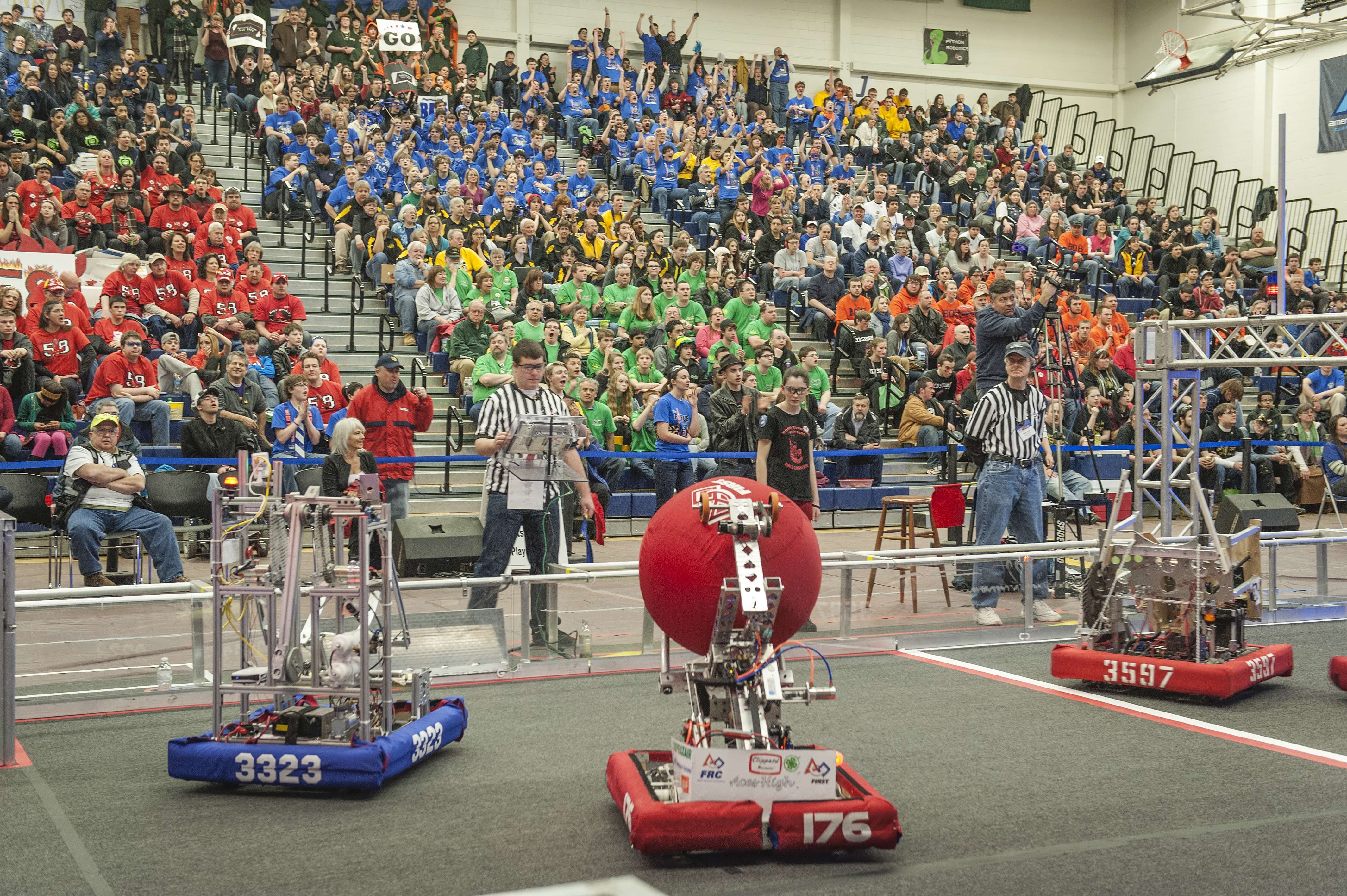FIRST Robotics Competition görseli
